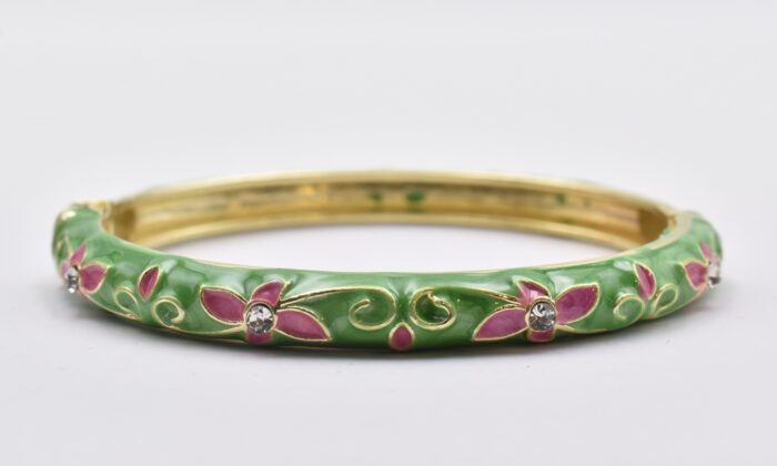 Βραχιόλι – Χειροπέδα με Ανάγλυφο Σμάλτο & Λουλούδια - Image 14