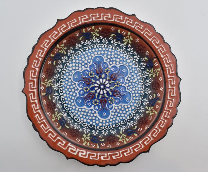 Κεραμικό Πιάτο με Ανάγλυφα Μοτίβα - Image 3