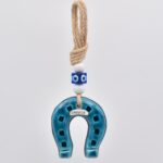 Κρεμαστό κεραμικό πέταλο με λευκή χάντρα